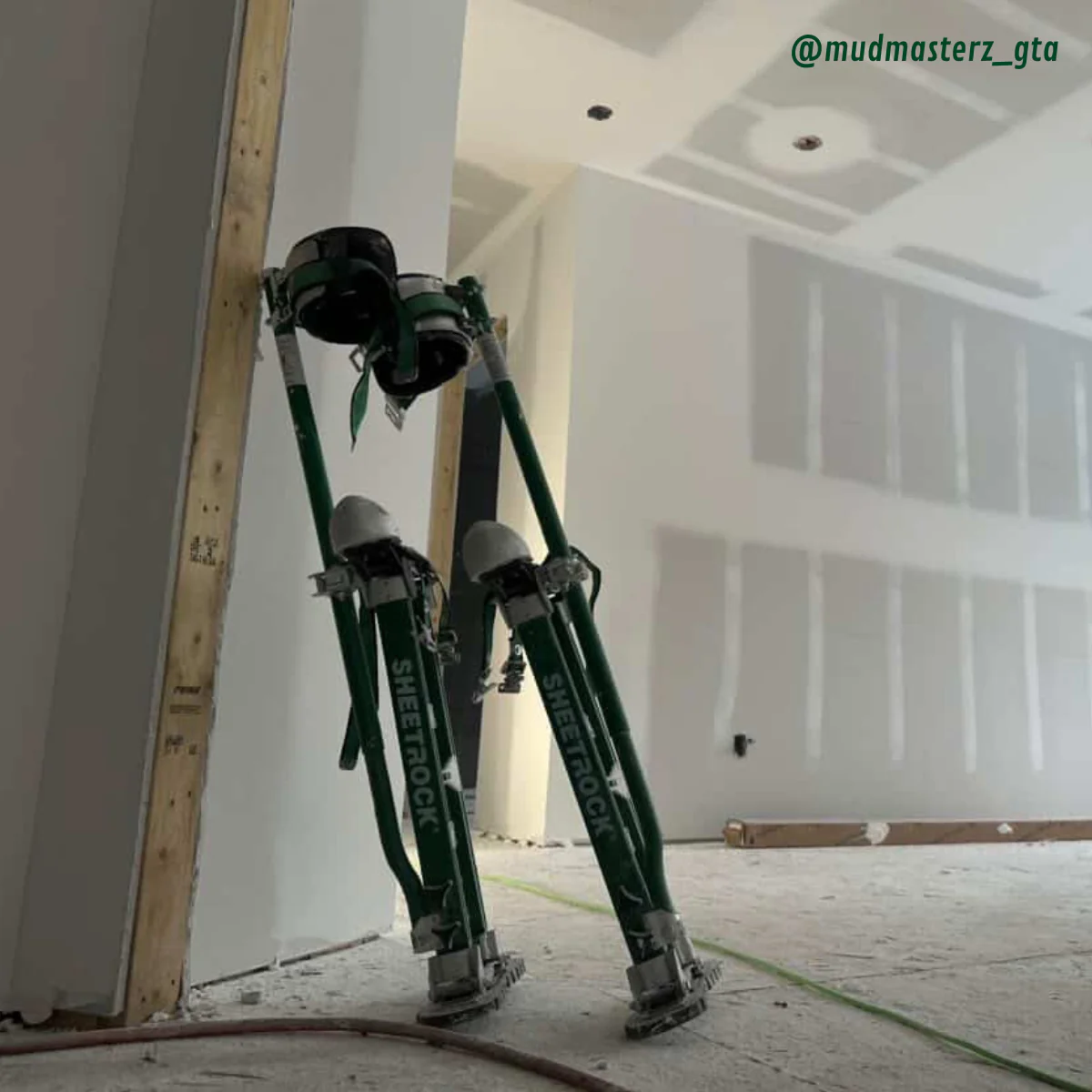 USG Sheetrock Magnesium, Lightweight Professional Drywall Stilts 24-40” - Image 11