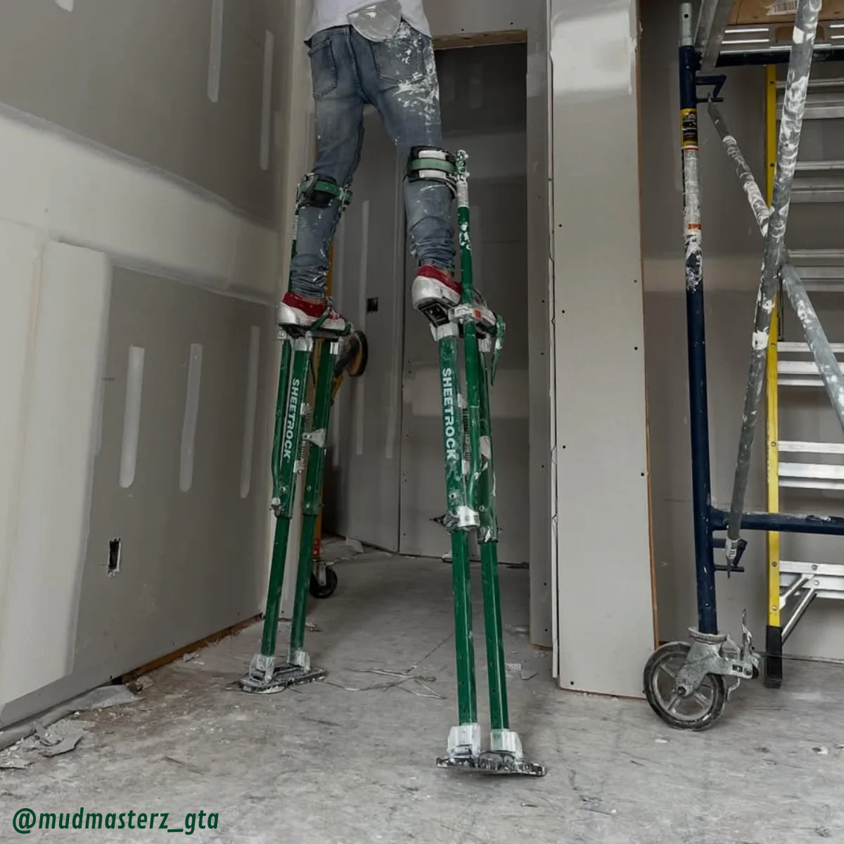 USG Sheetrock Magnesium, Lightweight Professional Drywall Stilts 24-40” - Image 9